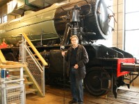 DSC09940  My German friend Dieter posing in front of an Austerity 2-10-0 engine. It was bought by the Dutch Railways after the war to restock the motive power after the huge losses in the later wardays.